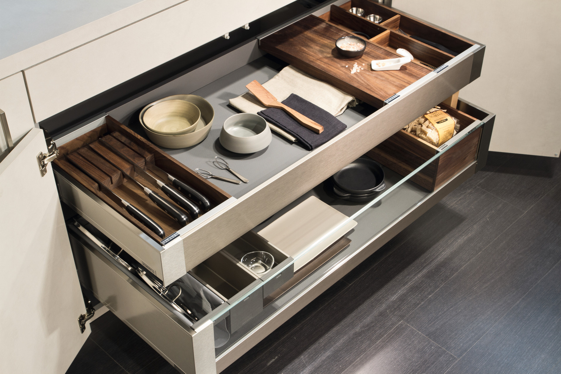 cassetto_120cm_allestiticon_passepartout_premium_02-jpg-2